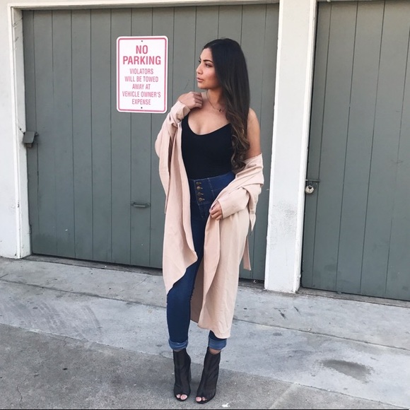 MEET YOUR SELLER💕 - Picture 5 of 8